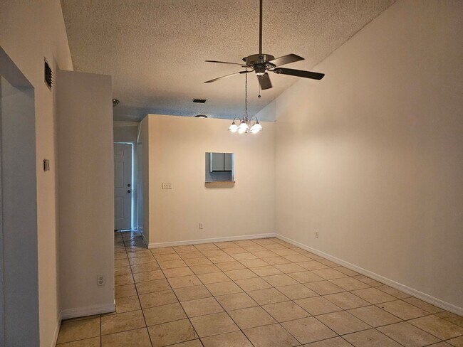 Foto del edificio - 5140 Indian Lakes Ct