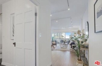 Building Photo - 999 N Doheny Dr