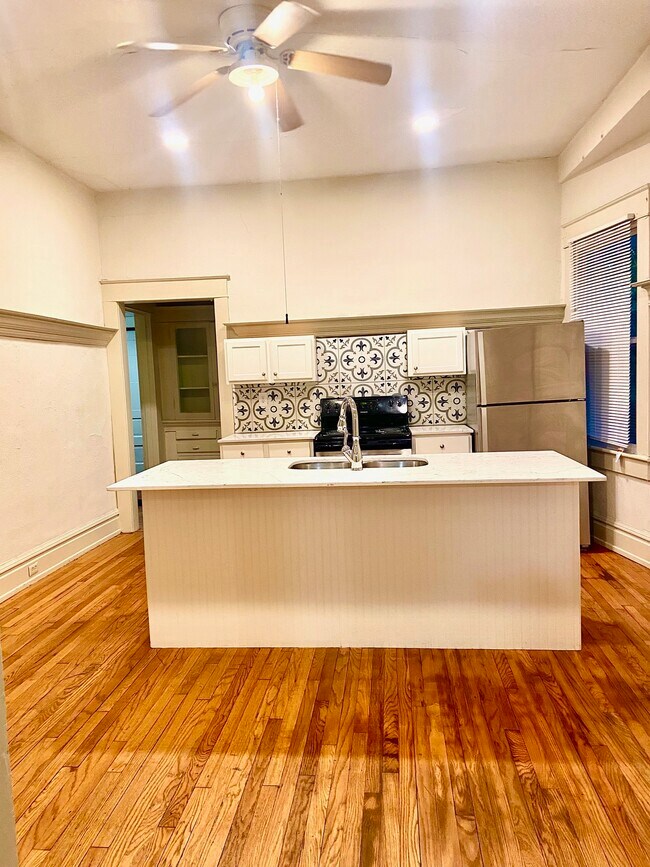 Foto del edificio - 1432 12th St S