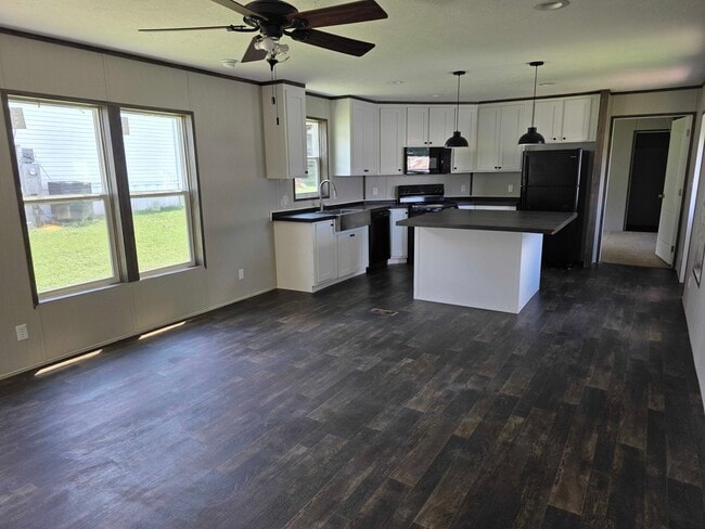 Building Photo - 4049 Trout Ln
