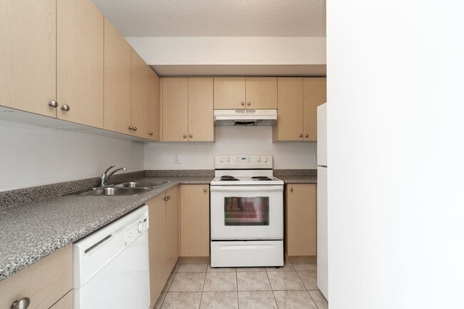 Building Photo - 333 Sidney Belsey Cres