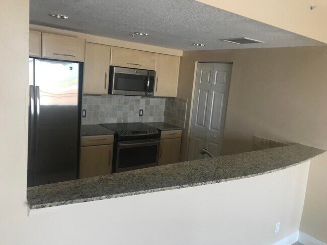 Foto del edificio - 511 Lucerne Ave