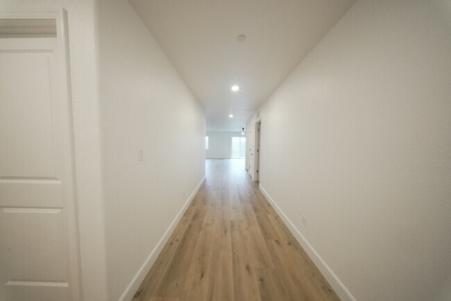 Foto del edificio - 547 Virginia Ave