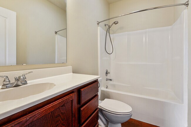 Foto del edificio - 46037 Lee Hughes Rd