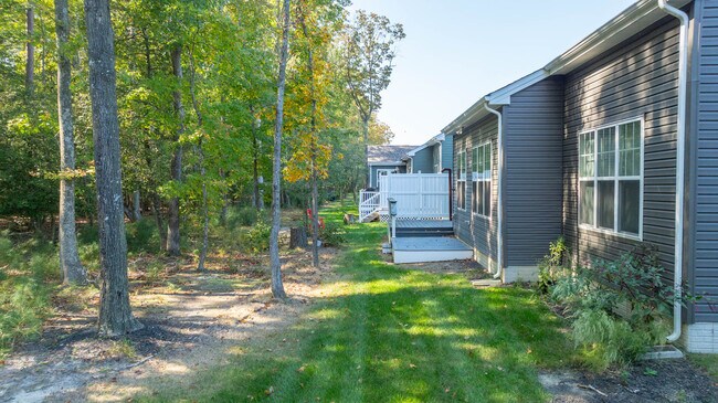Foto del edificio - 22395 Arbor Cir