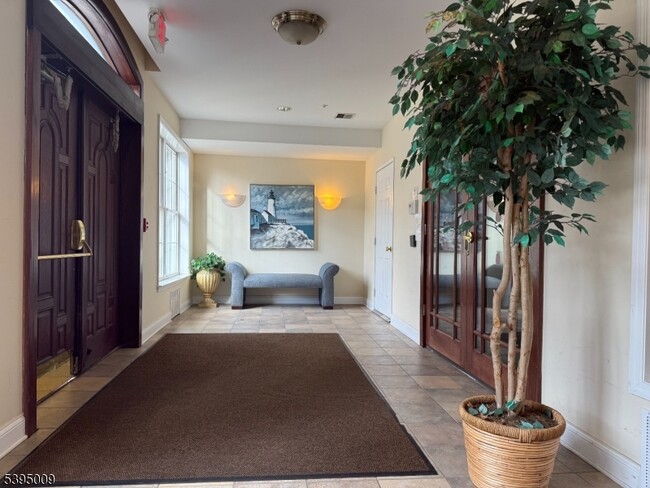 Foto del edificio - 3102 Cleveland Ln