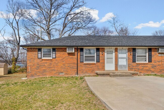 Foto del edificio - 111 Tandy Dr