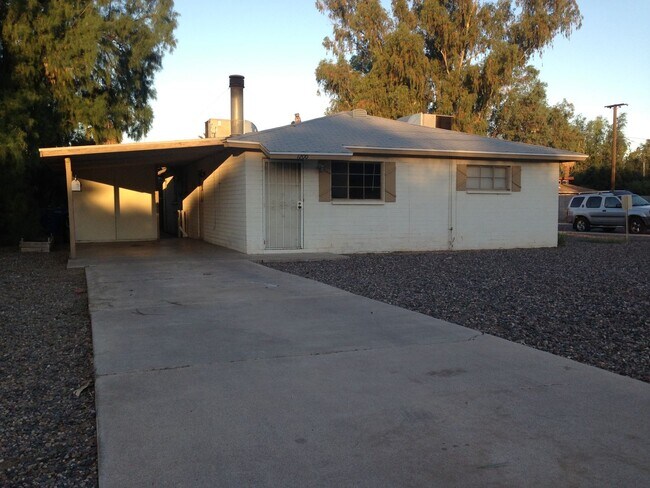 Foto del edificio - **Bright & Connected 1-Bed in Central Tempe**