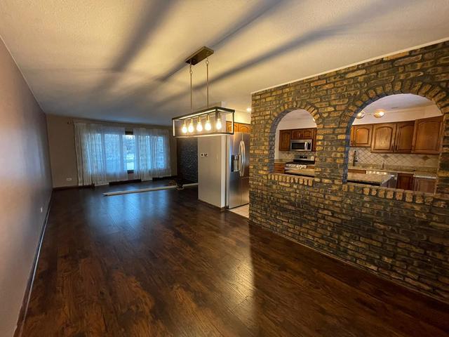 Building Photo - 568 N Plamondon Dr