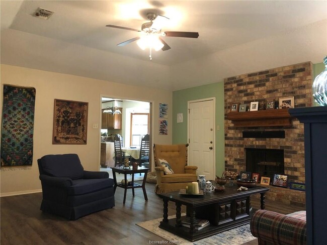 Building Photo - 818 Rio Grande Ln