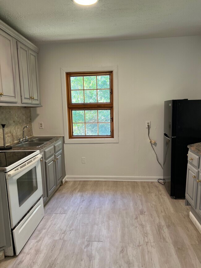 Kitchen - 1469 State Ave