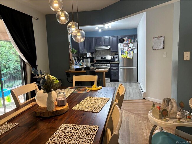 Foto del edificio - 720 Hewitt Ln