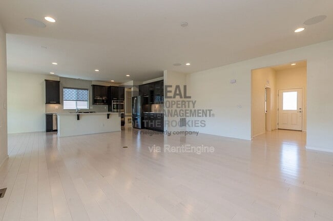 Building Photo - 5720 Big Canyon Dr