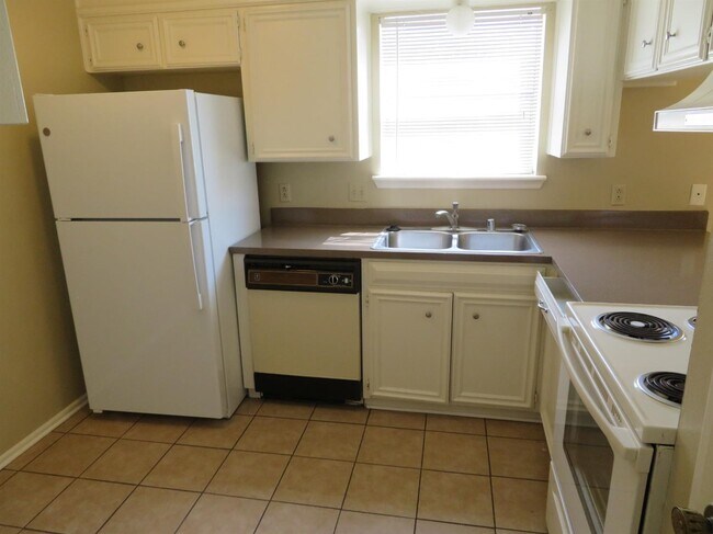 Foto del edificio - 4705 Albany Ave