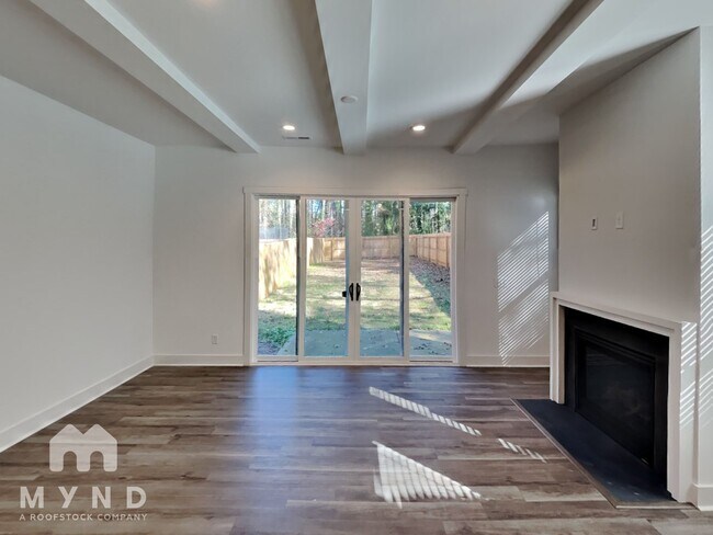 Building Photo - 2830 Willow St