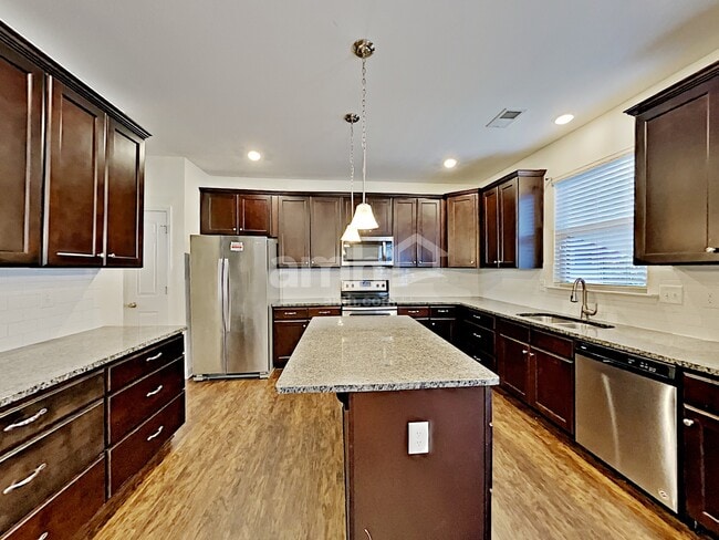 Building Photo - 413 Juniper Bluff