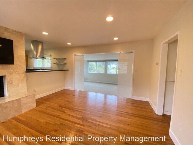 Foto del edificio - 2 br, 2 bath House - 2734 Chatsworth Blvd.