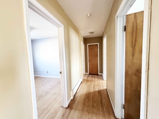 Building Photo - 2 Thorburn Rd