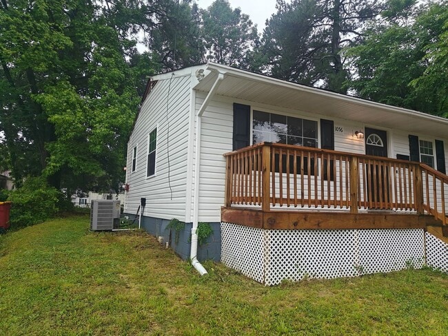 Building Photo - 3 bedroom home