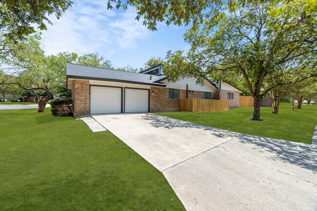 Garage space available - 8802 Welles Creek Cir