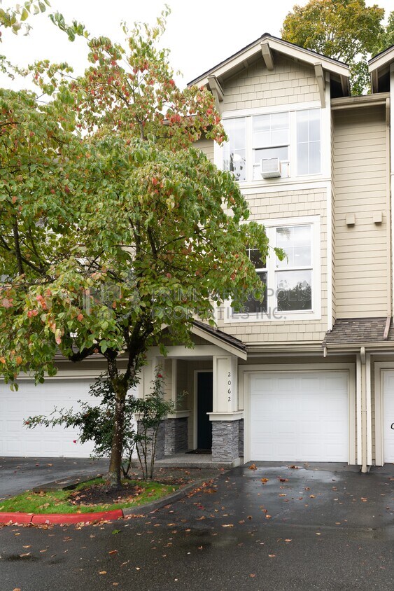 Foto principal - 2062 Newport Way NW