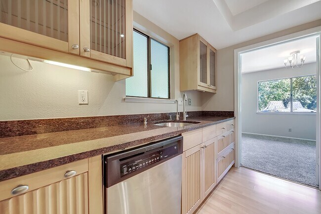 Foto del edificio - 14333 Saratoga Avenue, Unit #4