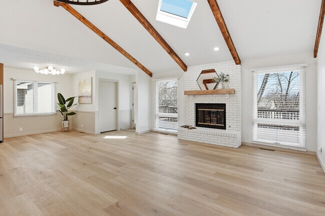 Foto del edificio - 4639 S 154th Avenue Cir