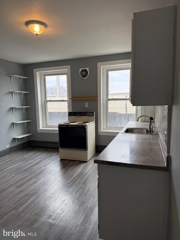 Building Photo - 2731 E Cumberland St