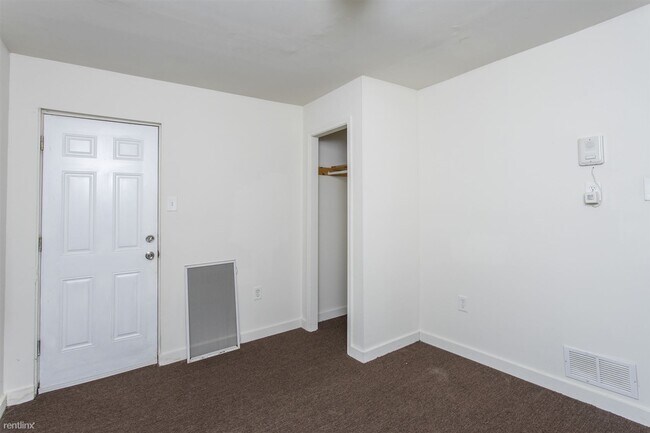 Building Photo - 3 br, 2 bath House - 1902 N DARIEN ST
