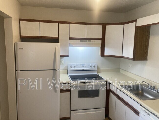 Foto del edificio - 6070 In the Pines Dr SE