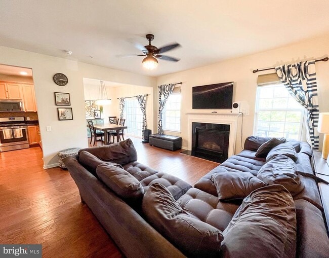 Building Photo - 221 Sills Ln