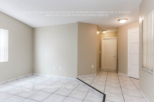 Foto del edificio - 4705 SW 143rd Ave