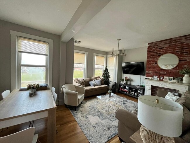 Building Photo - 39 M St