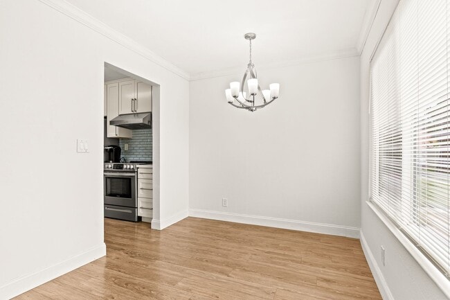 Foto del edificio - 4905 Bridgepointe Pl