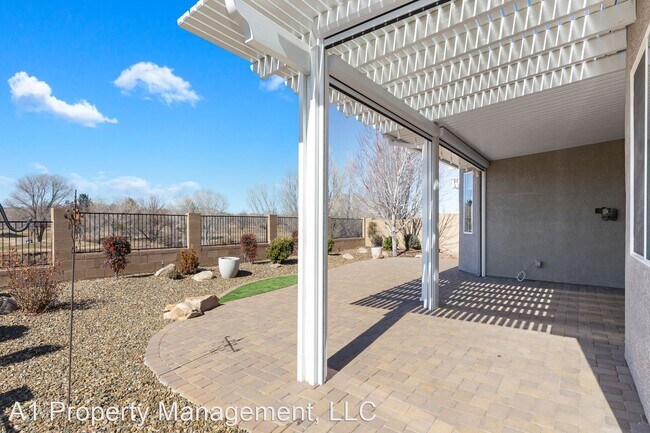 Building Photo - 3 br, 2 bath House - 800 N Morales Street