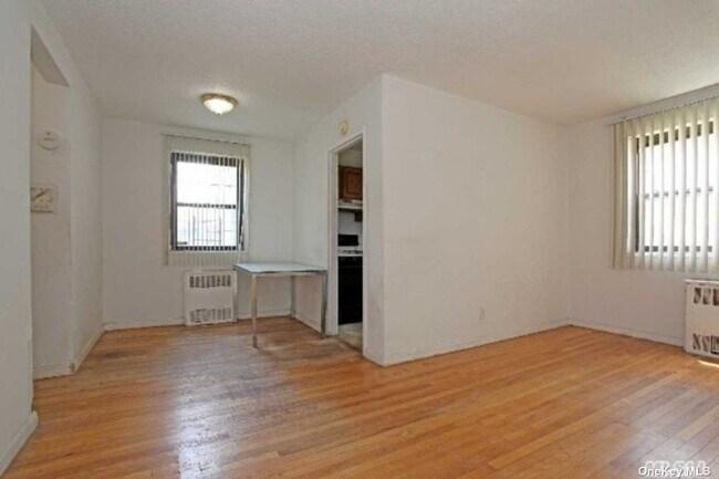 Foto del edificio - 67-81-81 136th St