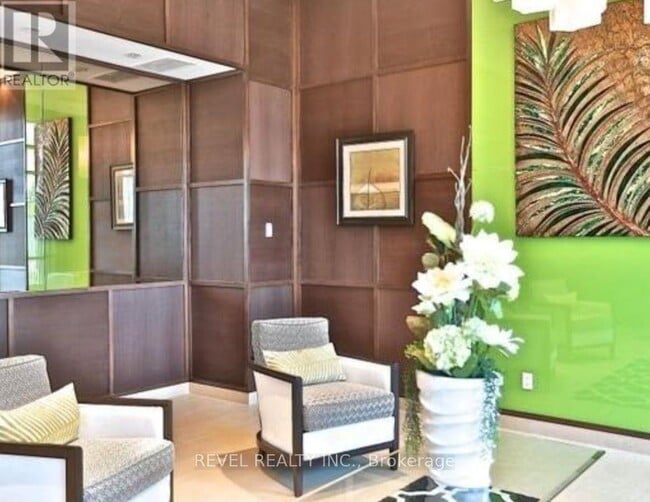 Photo du bâtiment - 5740-5740 Yonge St