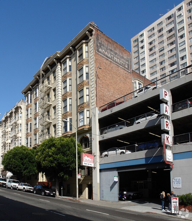 Foto del edificio - The Burke Lewis Apartments