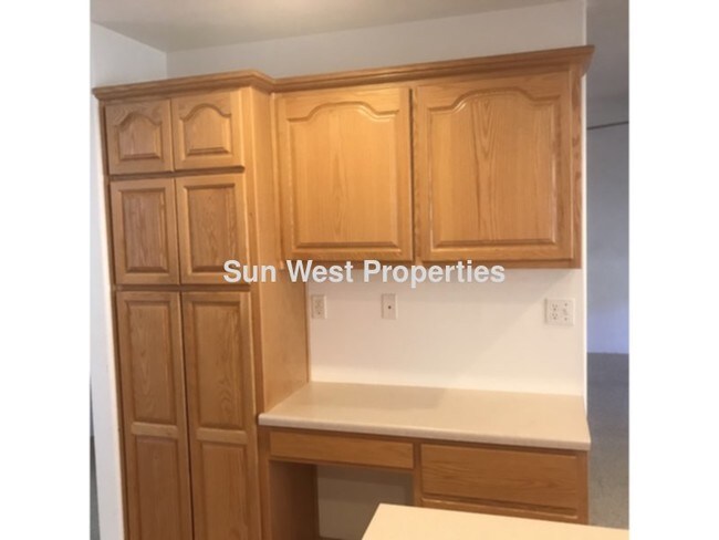 Building Photo - Washer/Dryer included!