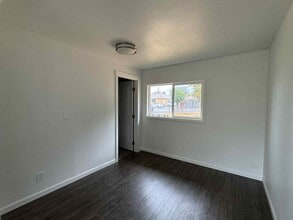 Building Photo - 6147 S 124th St
