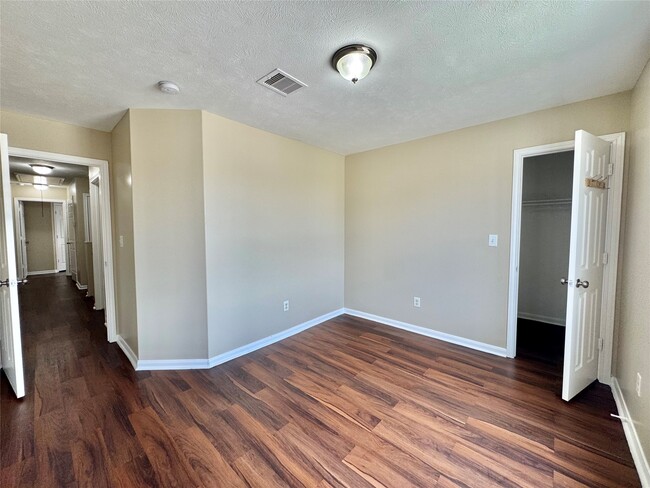 Foto del edificio - 10618 Pine Landing Dr