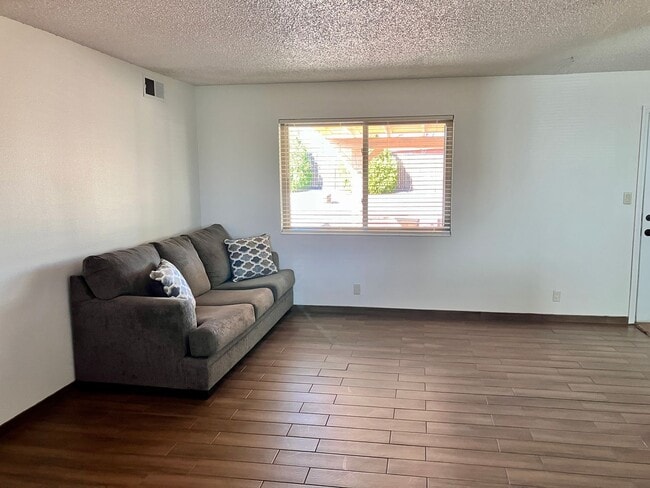 Building Photo - Newly Renovated Close to Intel