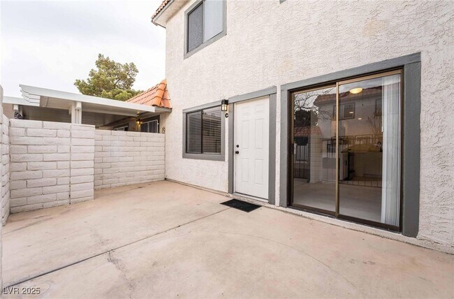 Building Photo - 1133 Willow Tree Dr