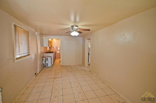 Building Photo - 415 Arvin St