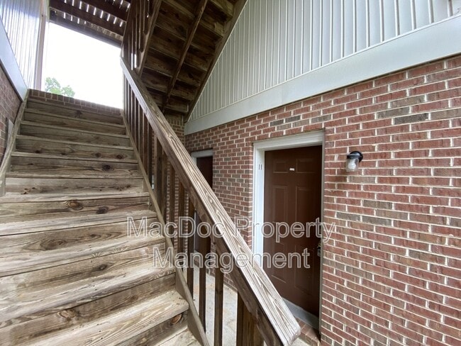 Foto del edificio - 9298 Hayden Dr