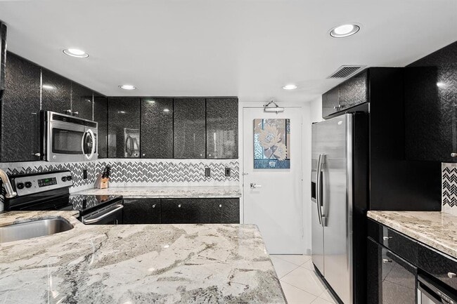 Building Photo - 3700 Galt Ocean Dr
