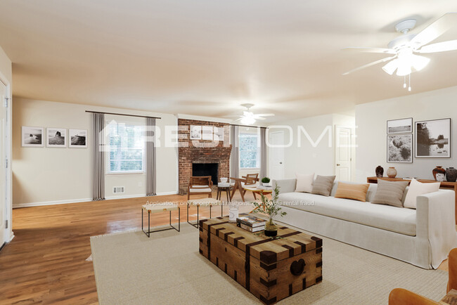 Foto del edificio - 7598 Howell Ln