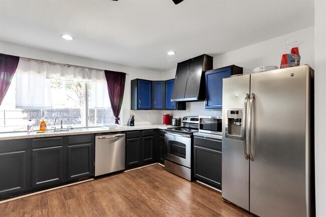 Foto del edificio - 4801 Arbor Glen Rd