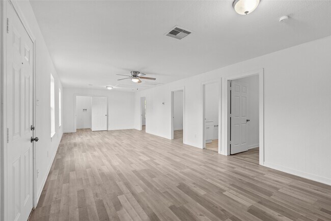 Foto del edificio - 99 Brownwood Dr