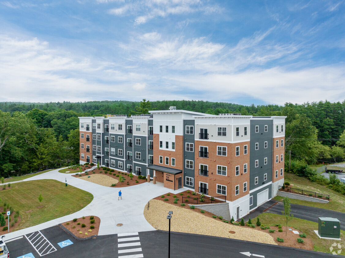 Residences at Hadley Falls - Apartments in Goffstown, NH 